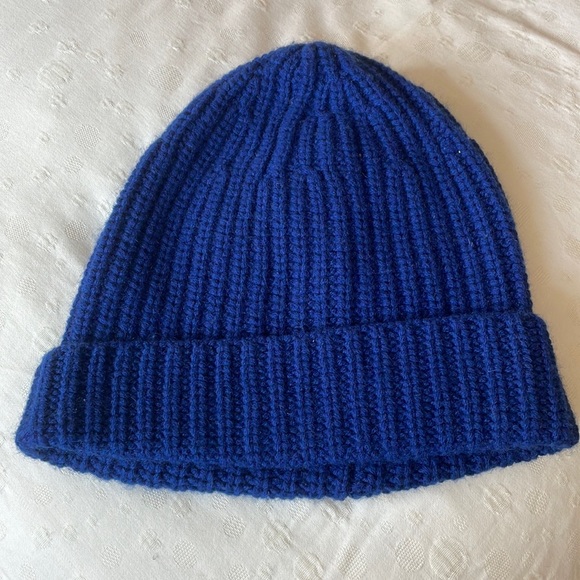 Blue cashmere hat - Picture 1 of 2